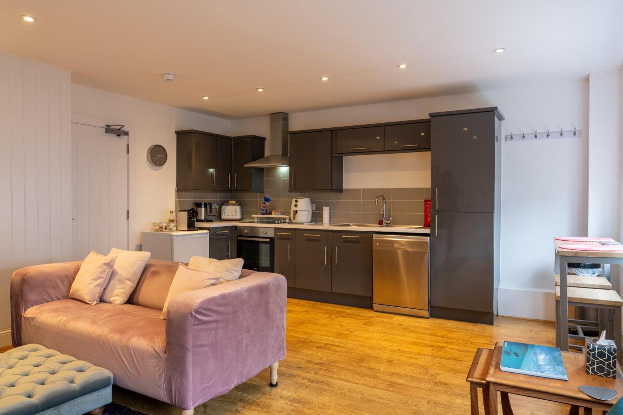 Cute 1 Bed Apartment 2 Mins From The Sea - Sleeps 4, Flat 8 The Gables, Church Street, Lyme Regis Esterno foto