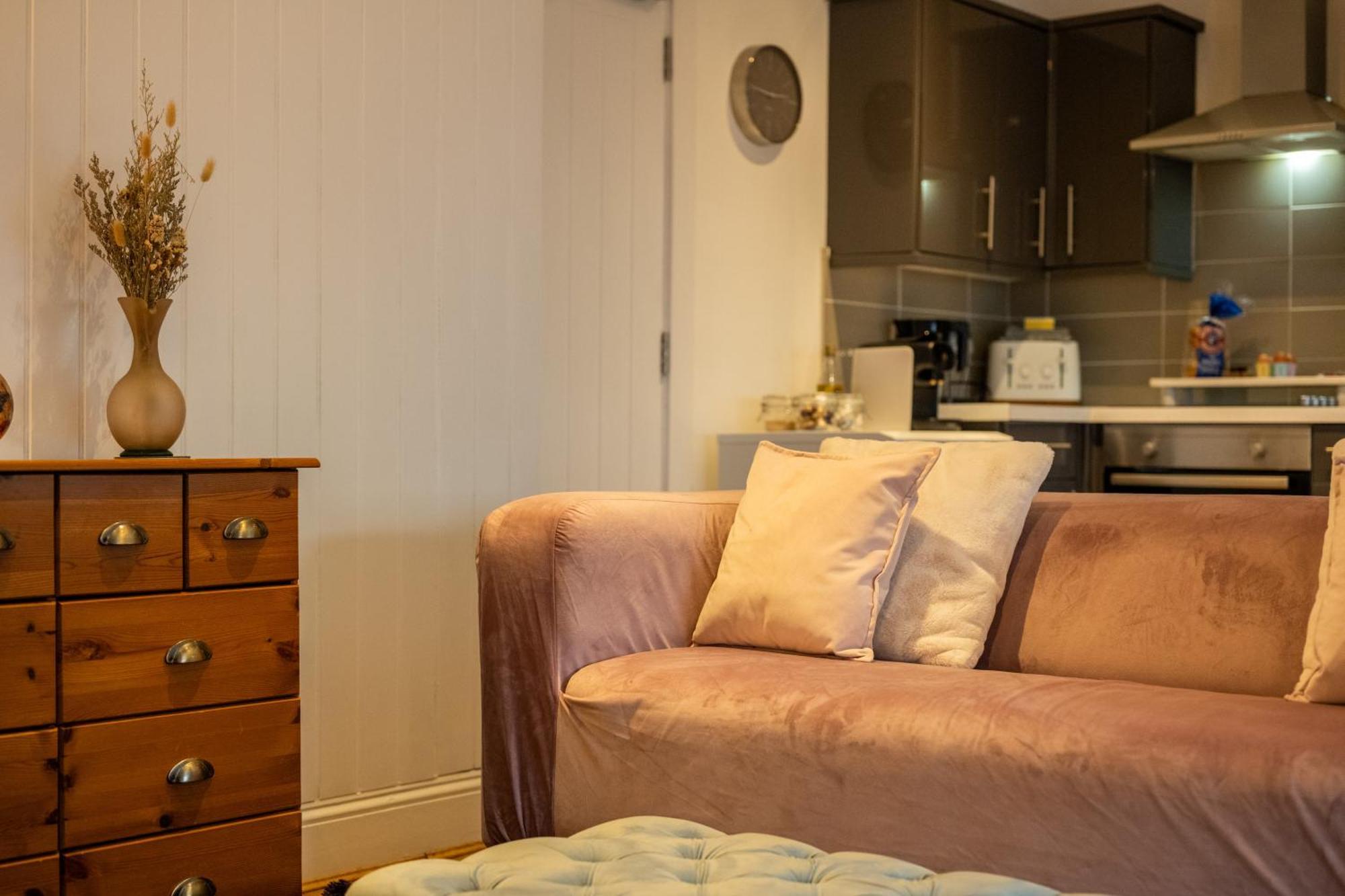 Cute 1 Bed Apartment 2 Mins From The Sea - Sleeps 4, Flat 8 The Gables, Church Street, Lyme Regis Esterno foto